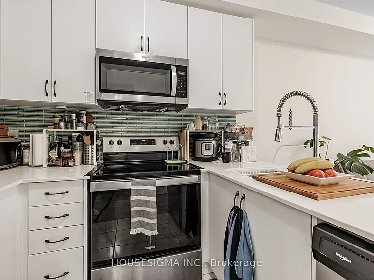 713 Lawrence Ave W #5 — Photo 18