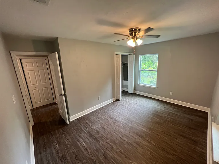409 Midflow St — Photo 5