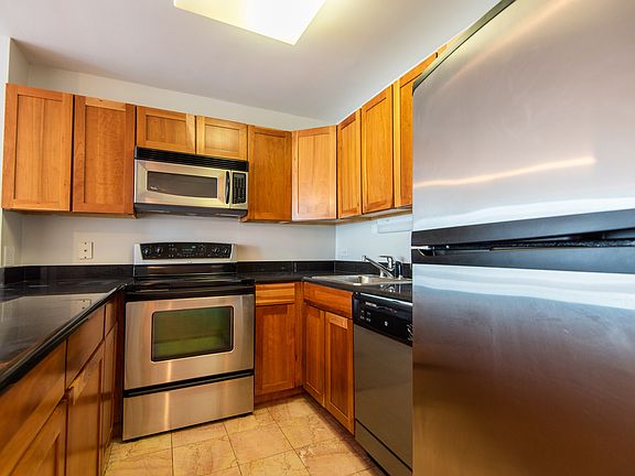 2nd image of 525 W Hawthorne Pl APT 2708