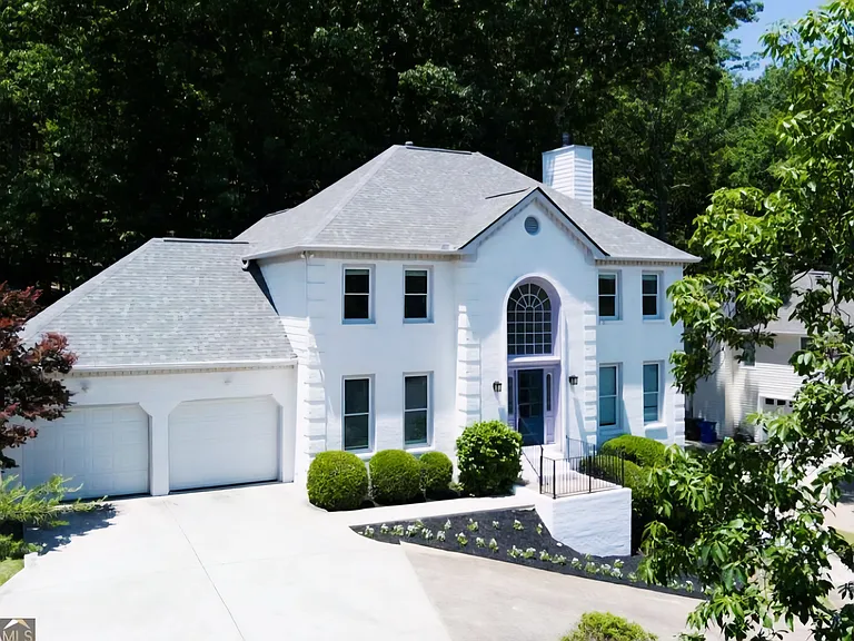 4217 N Mountain Rd NE — Photo 1