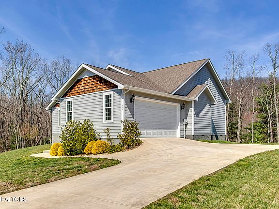 3rd image of 664 Green Ridge Trl