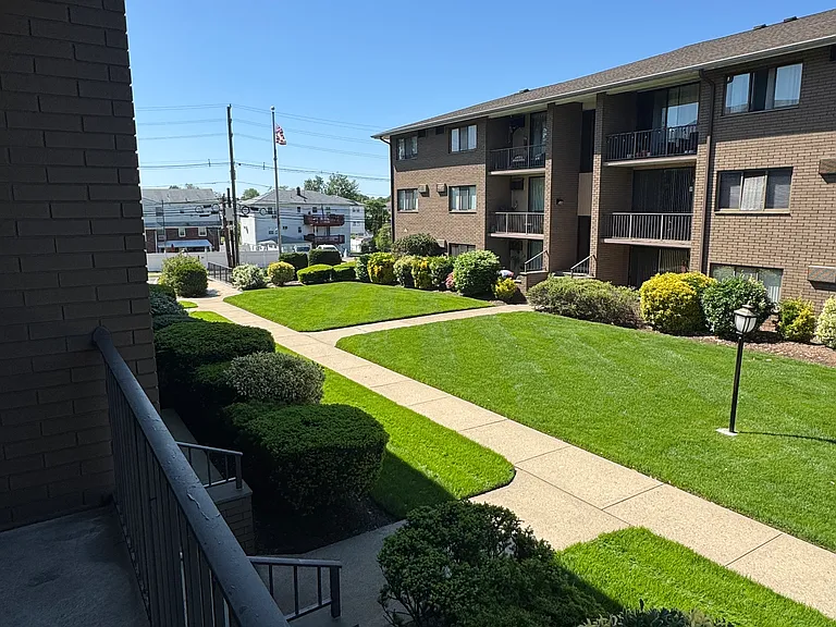 460B Liberty St #208 — Photo 6