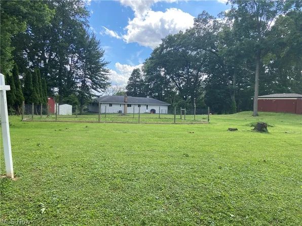 1974 Newton Ave, Barberton, OH 44203
