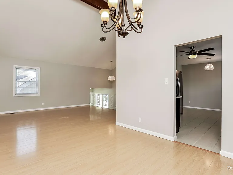 15027 Isleview Dr — Photo 5