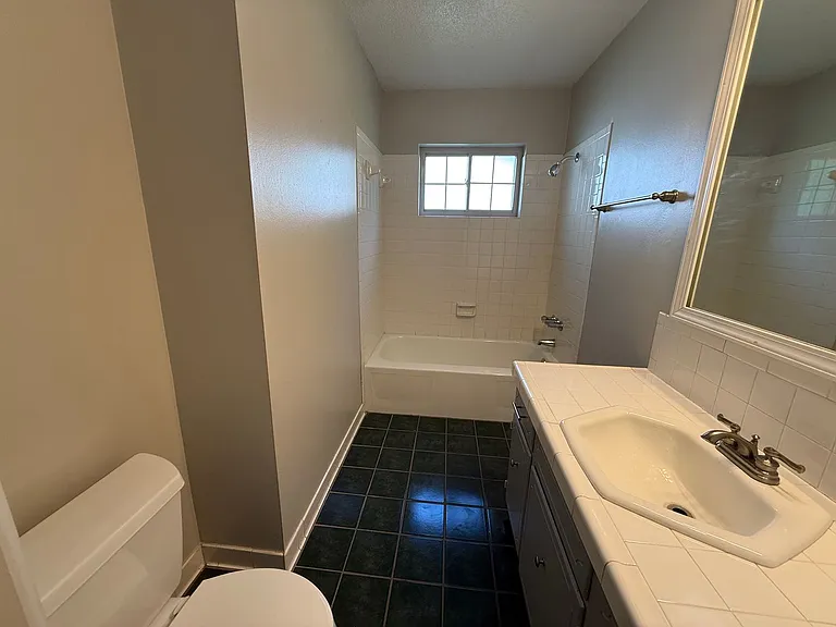5700 Grand Ave — Photo 7