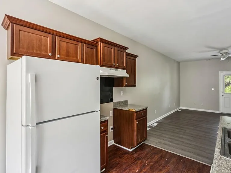 740 Prince Pl NW — Photo 16