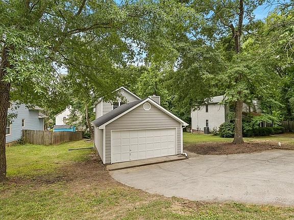 3rd image of 2212 Wilcox Dr