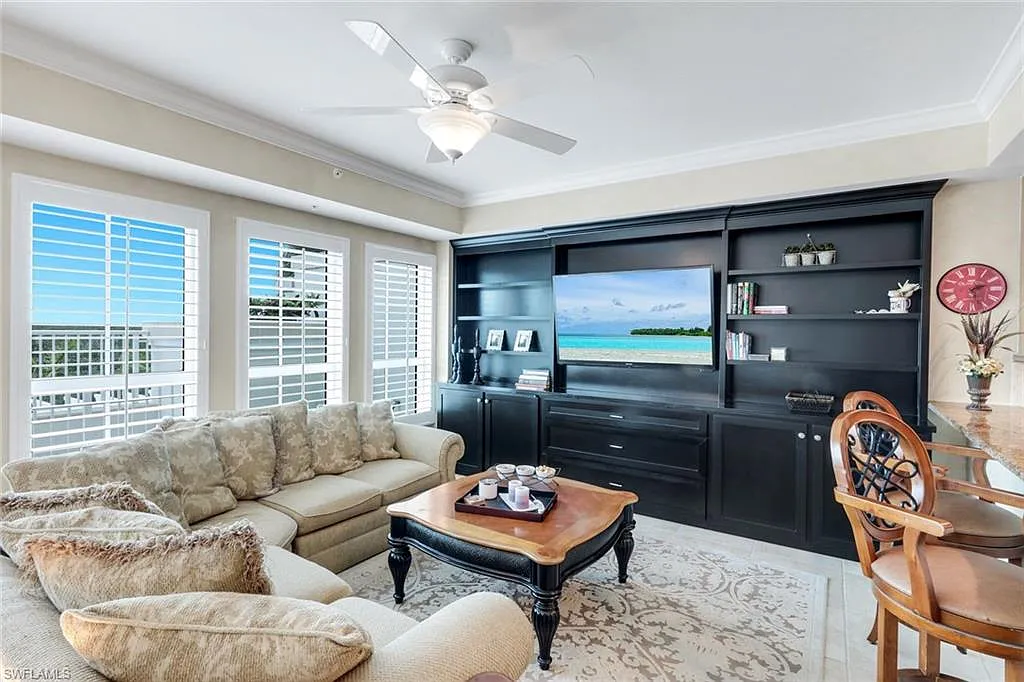 3 bed, 3.5 bath, 2919 sqft, $17,500 — Photo 3
