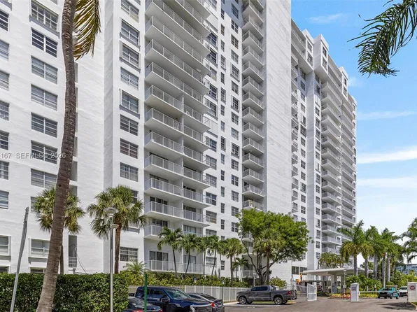 2851 NE 183rd St APT 309E, Aventura, FL 33160