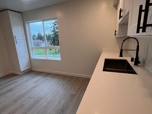 4th image of 411 N 21st St #204