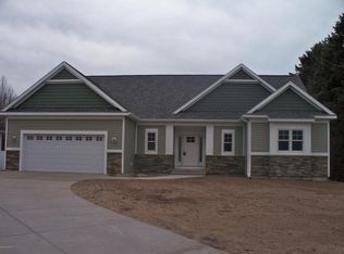 15960 Ridgefield St, Grand Haven, MI 49417