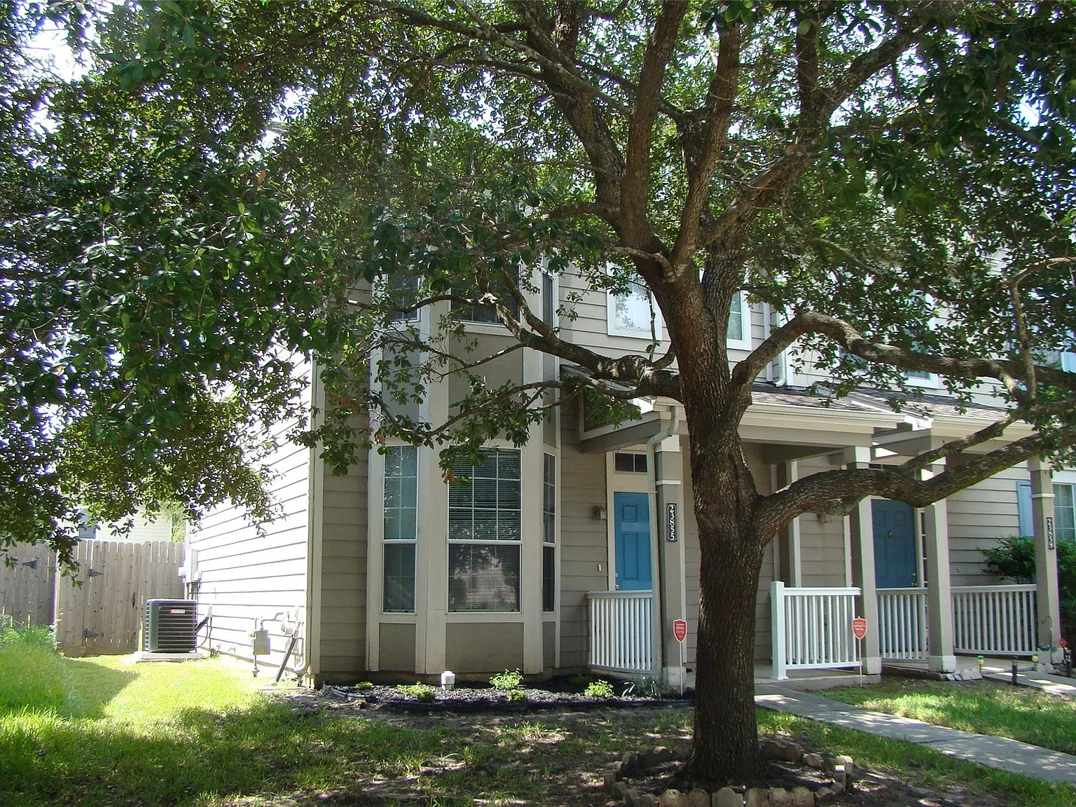 2 bed, 2.5 bath, 1240 sqft, $1,500 — Photo 4
