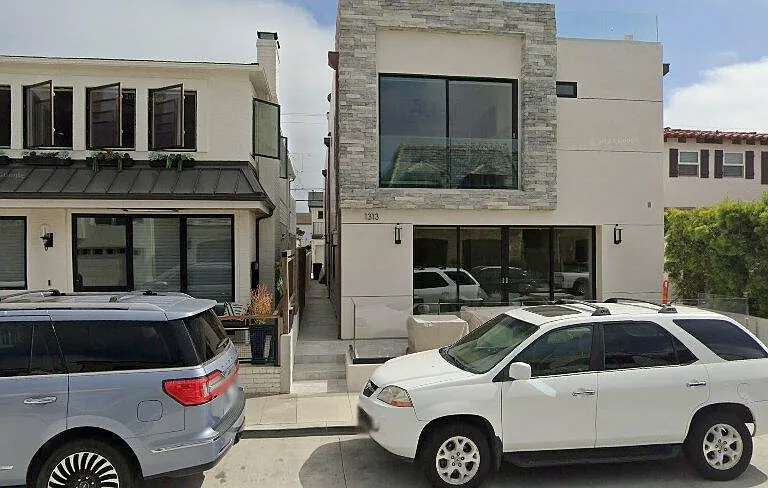 1313 W Bay Ave #B — Photo 1