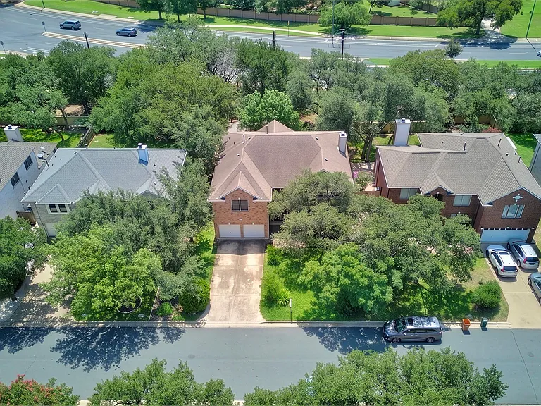 7021 Gentle Oak Dr — Photo 35