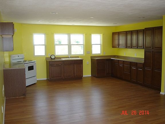 KITCHEN DINING AREA