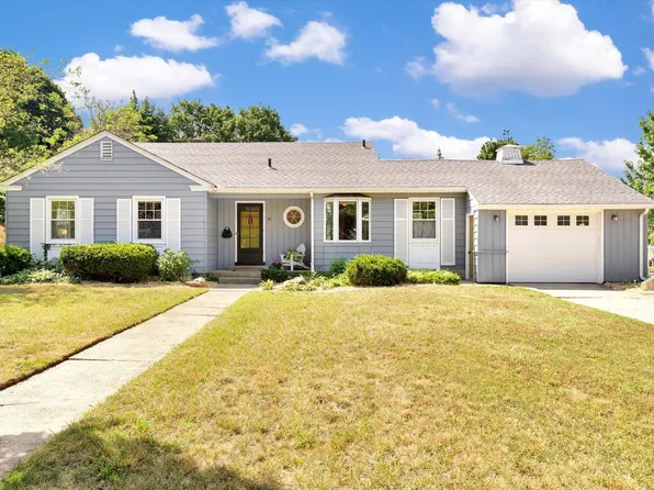 68 E 30th St, Holland, MI 49423