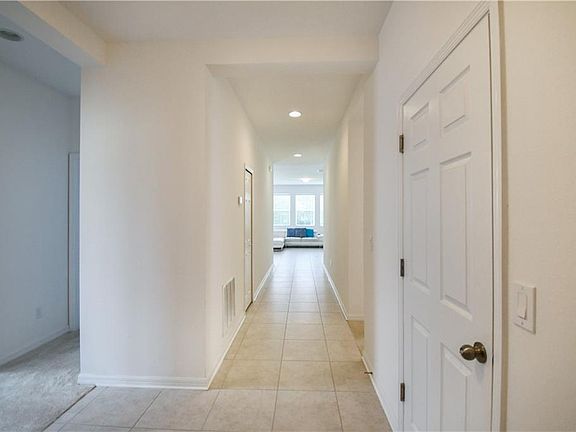 3rd image of 1897 Castleton Dr