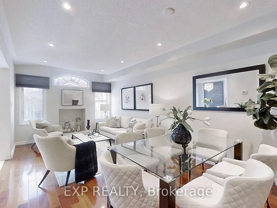 8 Hacienda Dr