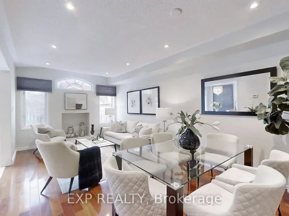 8 Hacienda Dr, Richmond Hill, ON L4E 3X1