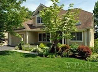 5 Greenbriar Cir, Armonk, NY 10504