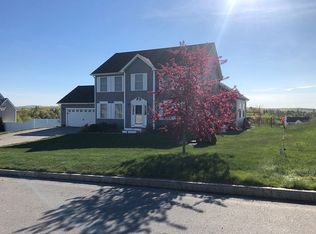 60 Crawford Ln, Hooksett, NH 03106