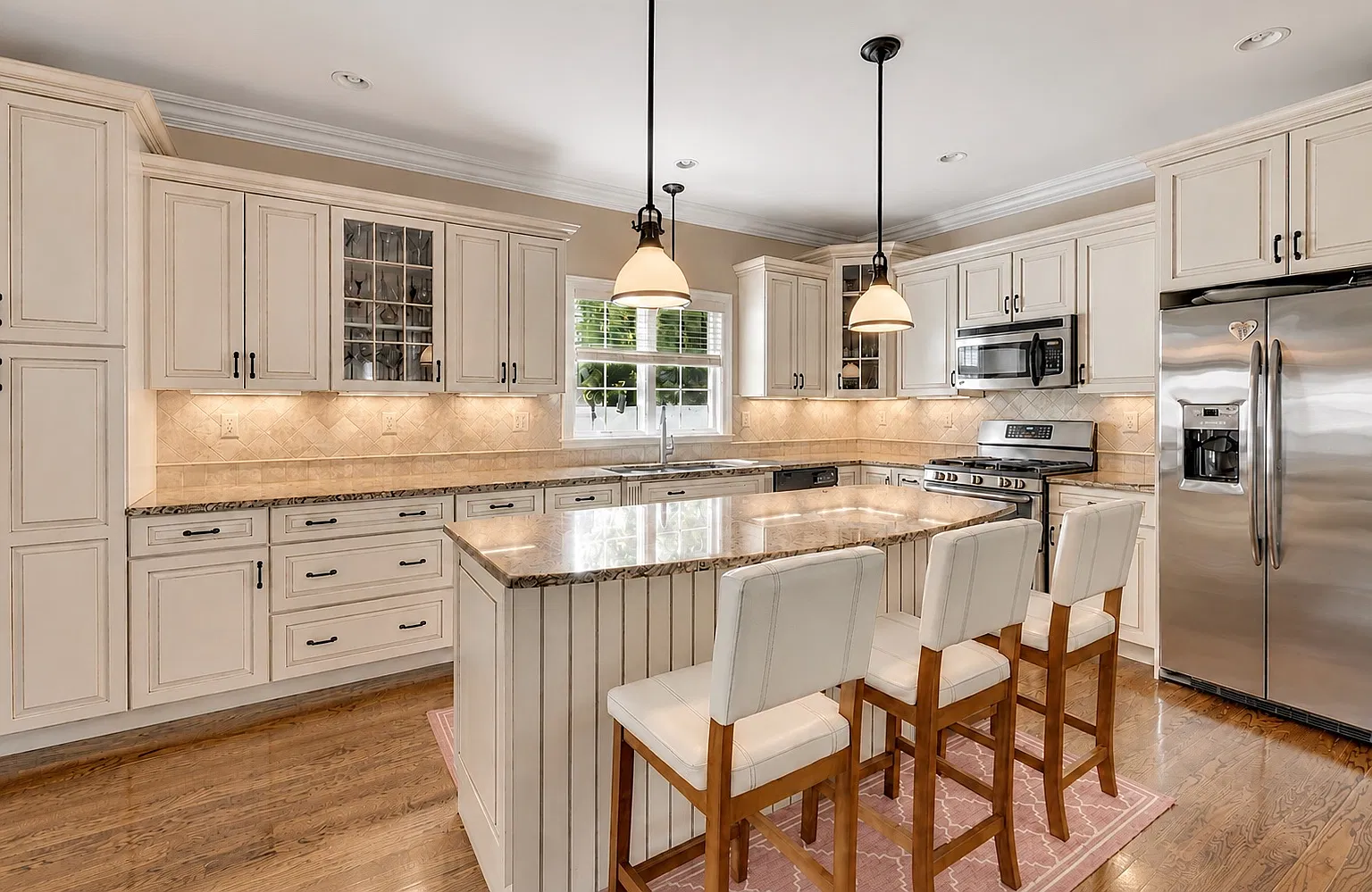 3 bed, 1848 sqft, $5,000 — Photo 3