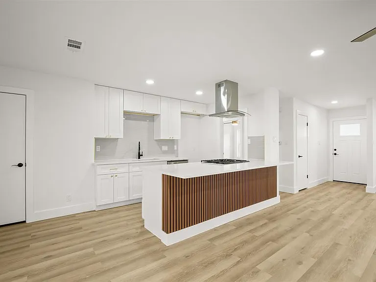 9006 Lodge Ct — Photo 15