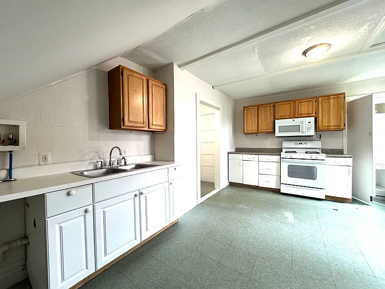 32-34 Salem St #3 — Photo 1