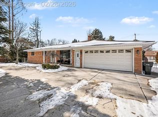 37635 Maas Dr, Sterling Heights, MI 48312