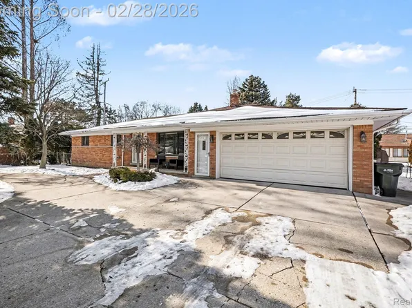 37635 Maas Dr, Sterling Heights, MI 48312