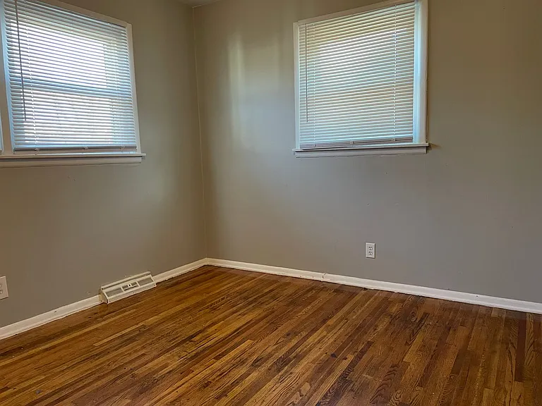 6204 E Orme Ave — Photo 4