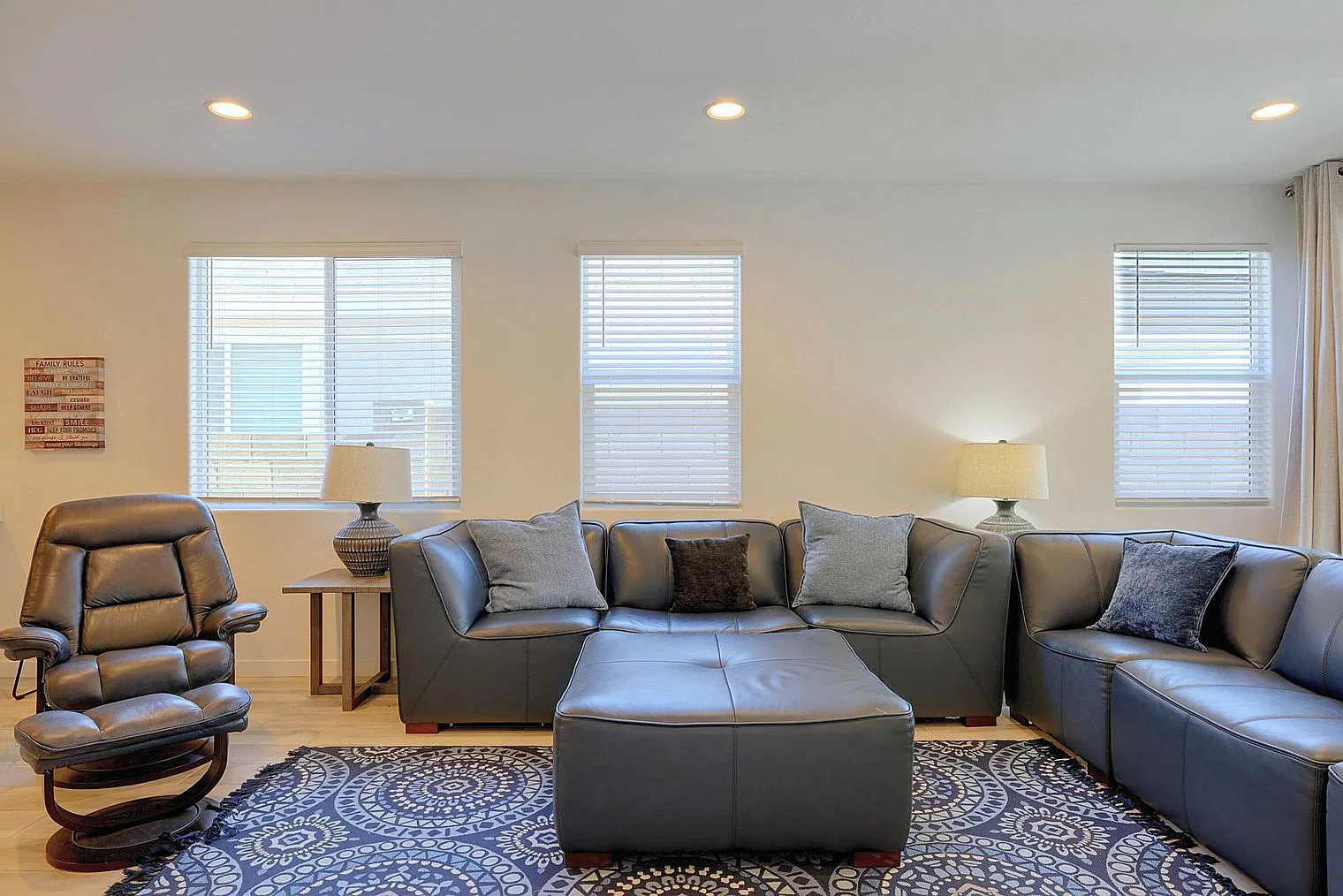 3 bed, 2.0 bath, 2594 sqft, $3,349 — Photo 3