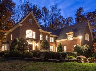 9890 Windy Hollow Rd, Great Falls, VA 22066