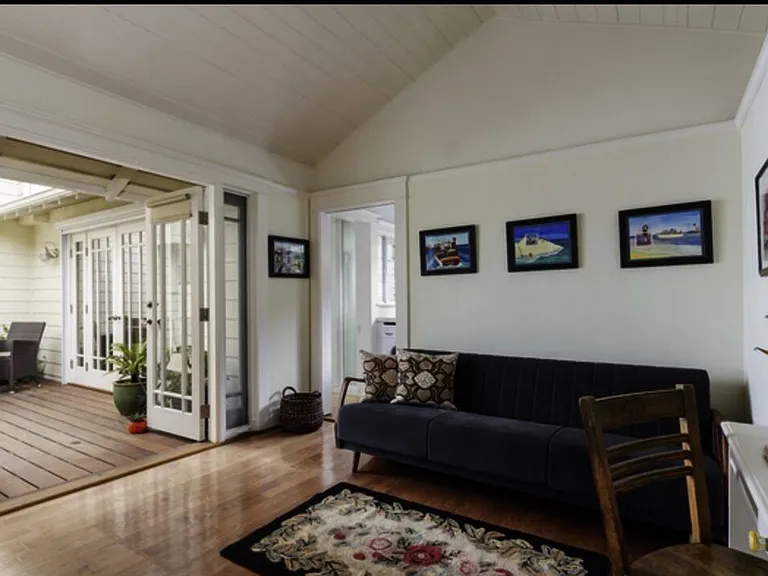 652 Woodlawn Ave — Photo 7