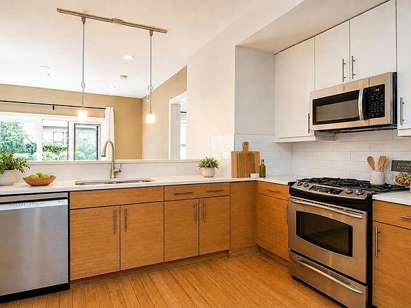 4th image of 1325 Adams St #204