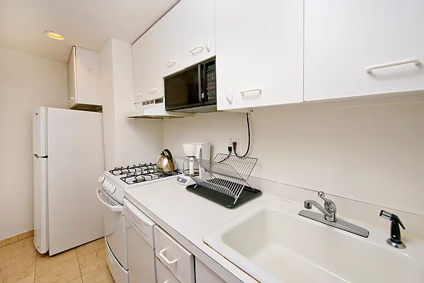 Rented by Manhattan Apartment Organization | media 44