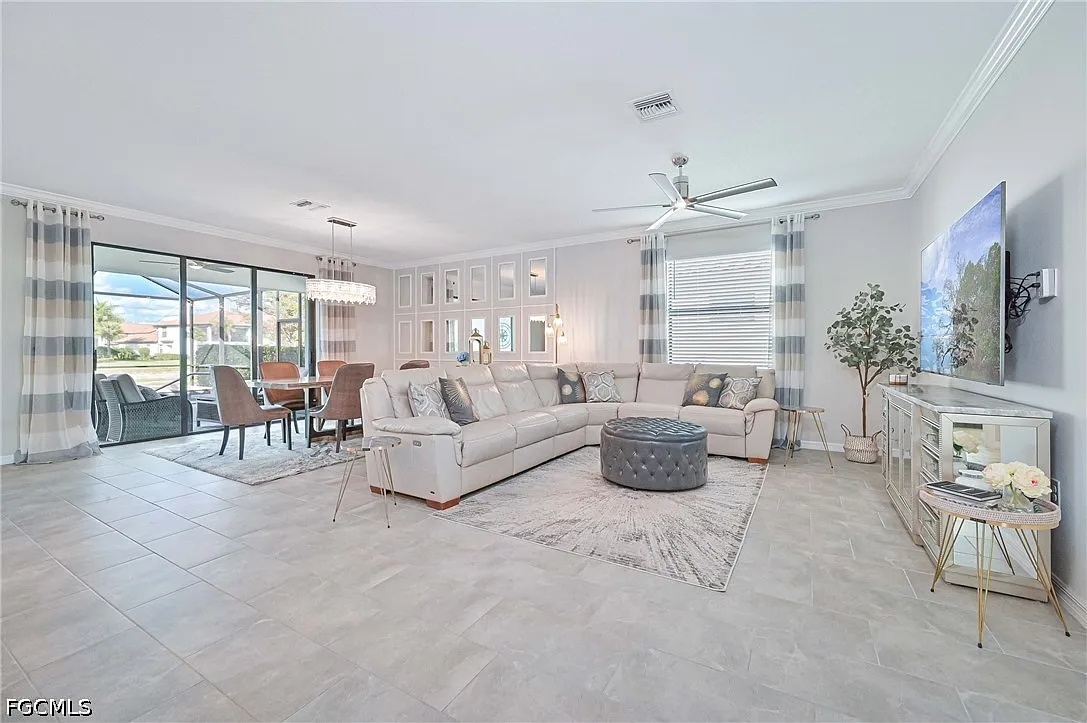 3 bed, 3.0 bath, 2032 sqft, $9,250 — Photo 3
