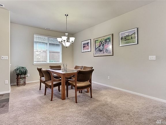 3rd image of 4829 Bend Dr NE