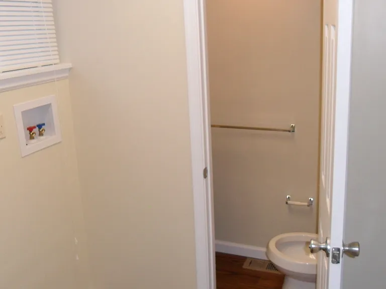 407 Daly St — Photo 7