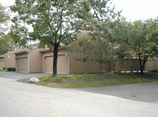 920 Oak Hill Rd #513, Lake Barrington, IL 60010