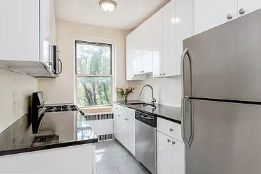 Rented by Century 21 Metropolitan