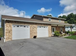 2137 Old Athens Rd, Princeton, WV 24739