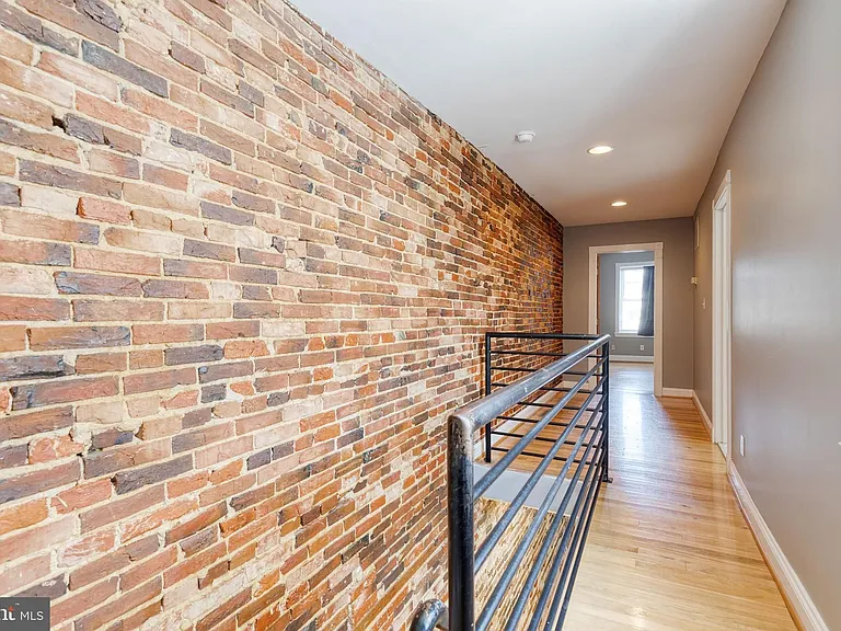 1514 Light St — Photo 23