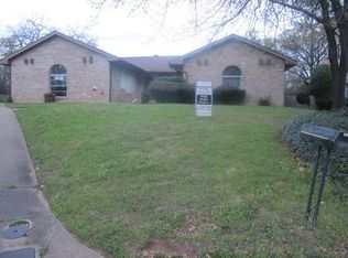 7263 Merry Lane Ct, Fort Worth, TX 76112