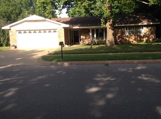 1014 Camelot St, Weatherford, OK 73096