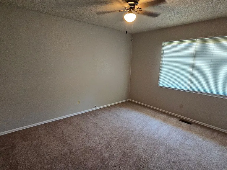4020 Thundercloud Dr — Photo 15