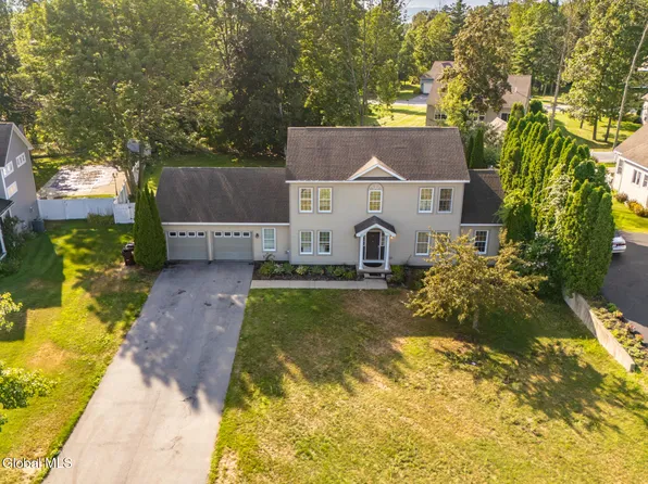 9 Woodcrest Drive, South Glens Falls, NY 12803