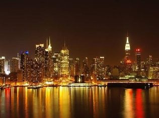 69-75 Kingswood Rd, Weehawken, NJ 07086