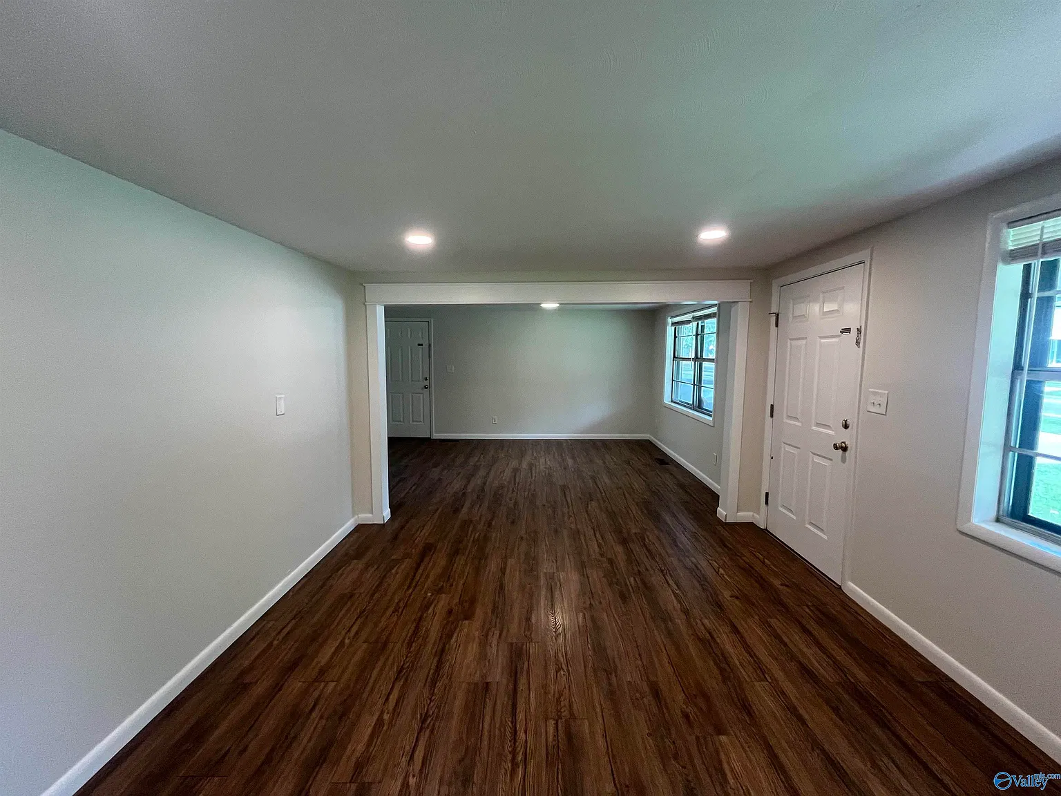 3 bed, 2.0 bath, 1495 sqft, $1,300 — Photo 4