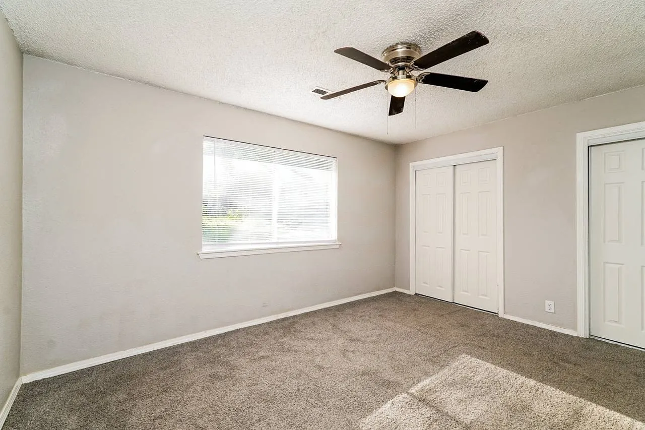 3 bed, 1200 sqft, $1,560 — Photo 4